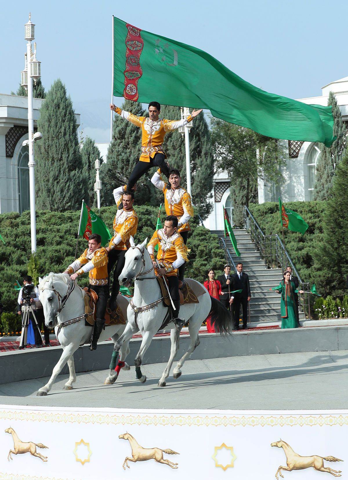 Hormatly Prezidentimiz Serdar Berdimuhamedow baýramçylyk dabaralaryna gatnaşdy